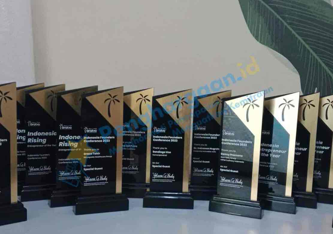 Pengerjaan Plakat Client