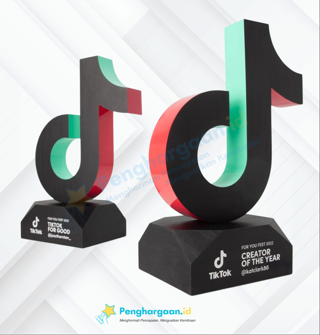 plakat penghargaan creator of the year tiktok