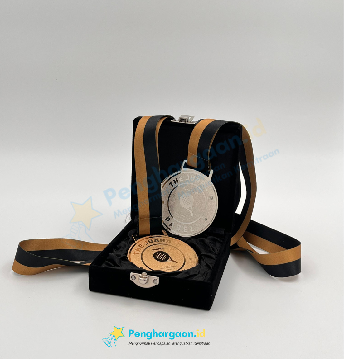 medali kejuaraan acara the juara 2 padel tennis